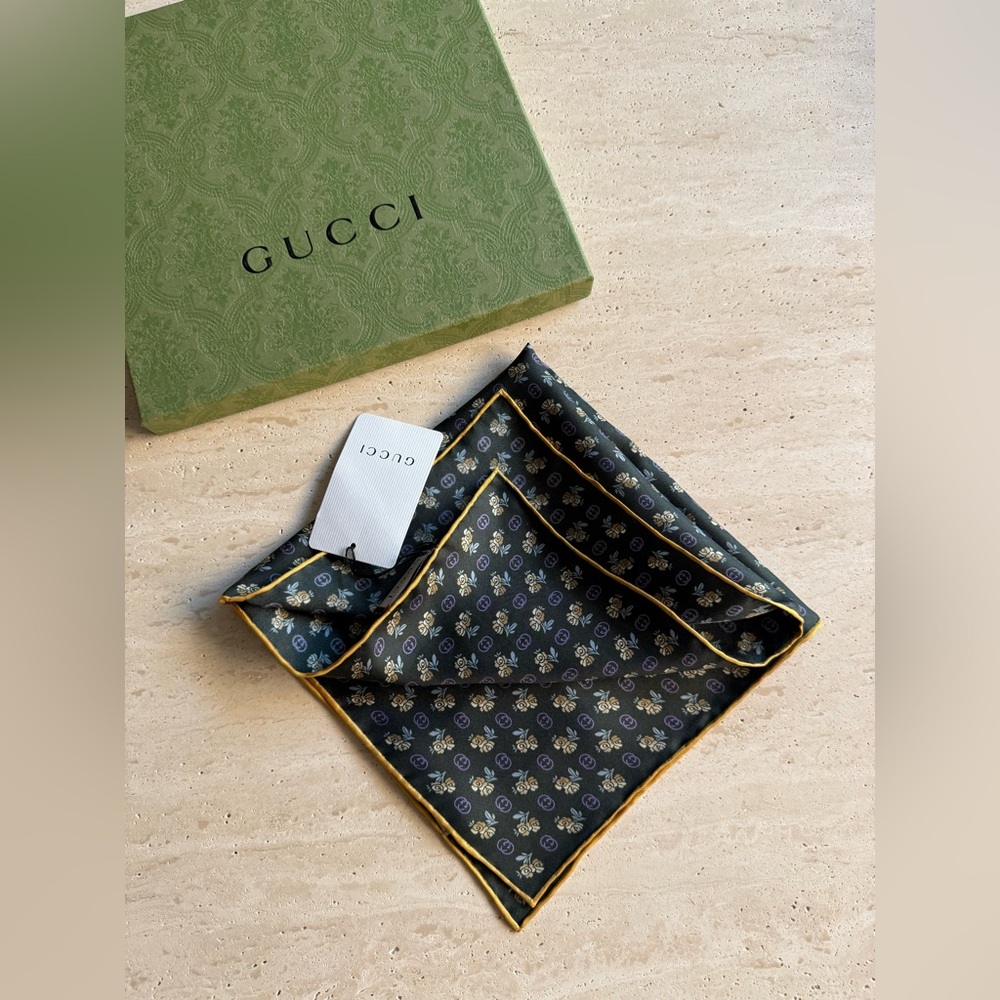 NWT GUCCI GG LOGO & ROSE SQUARE SILK GREEN SCARF💚💝 - Picture 5 of 12